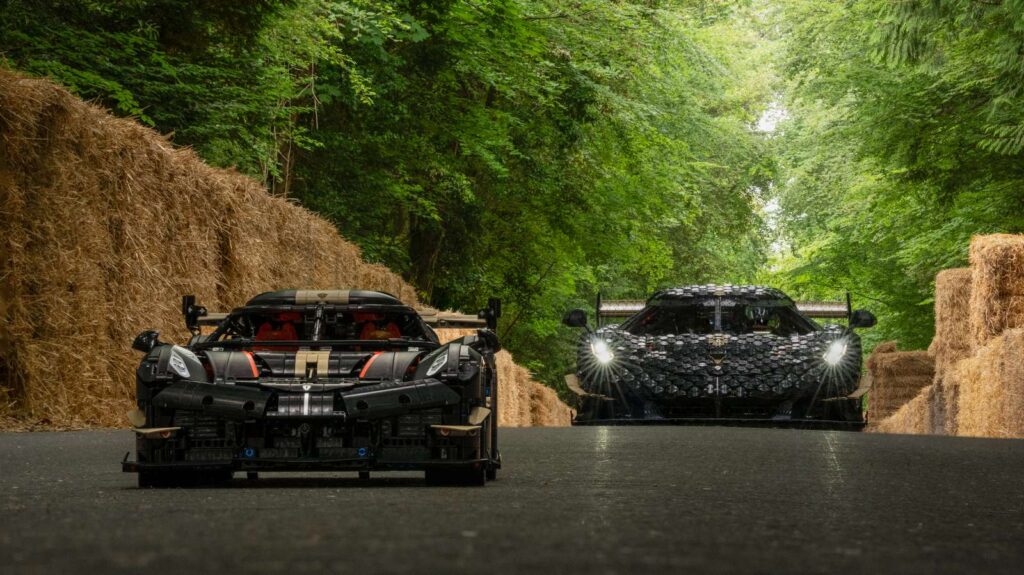 LEGO Technic 42232 Megacar Koenigsegg Sadair's Spear
