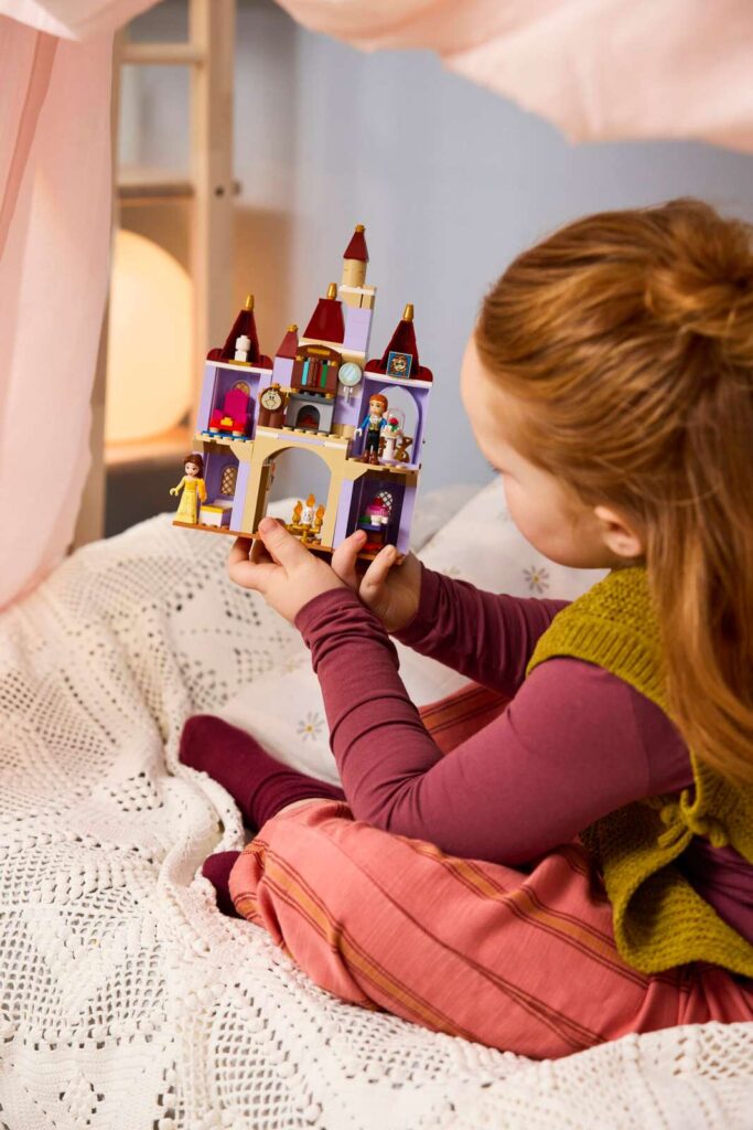 LEGO Disney 43289 Kráska a zviera: Zakliaty zámok