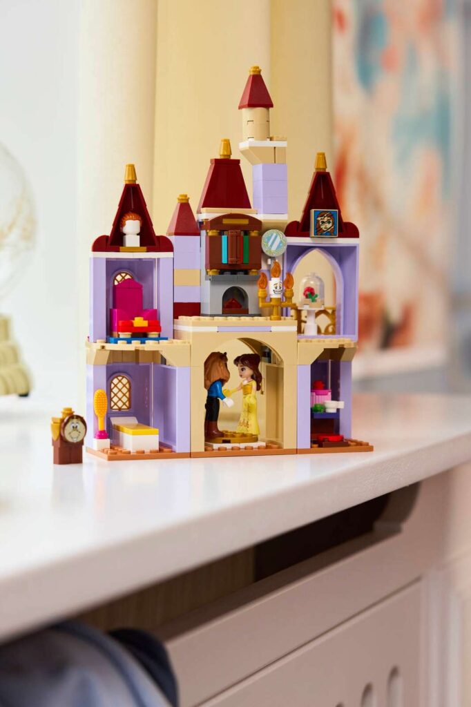 LEGO Disney 43289 Kráska a zviera: Zakliaty zámok