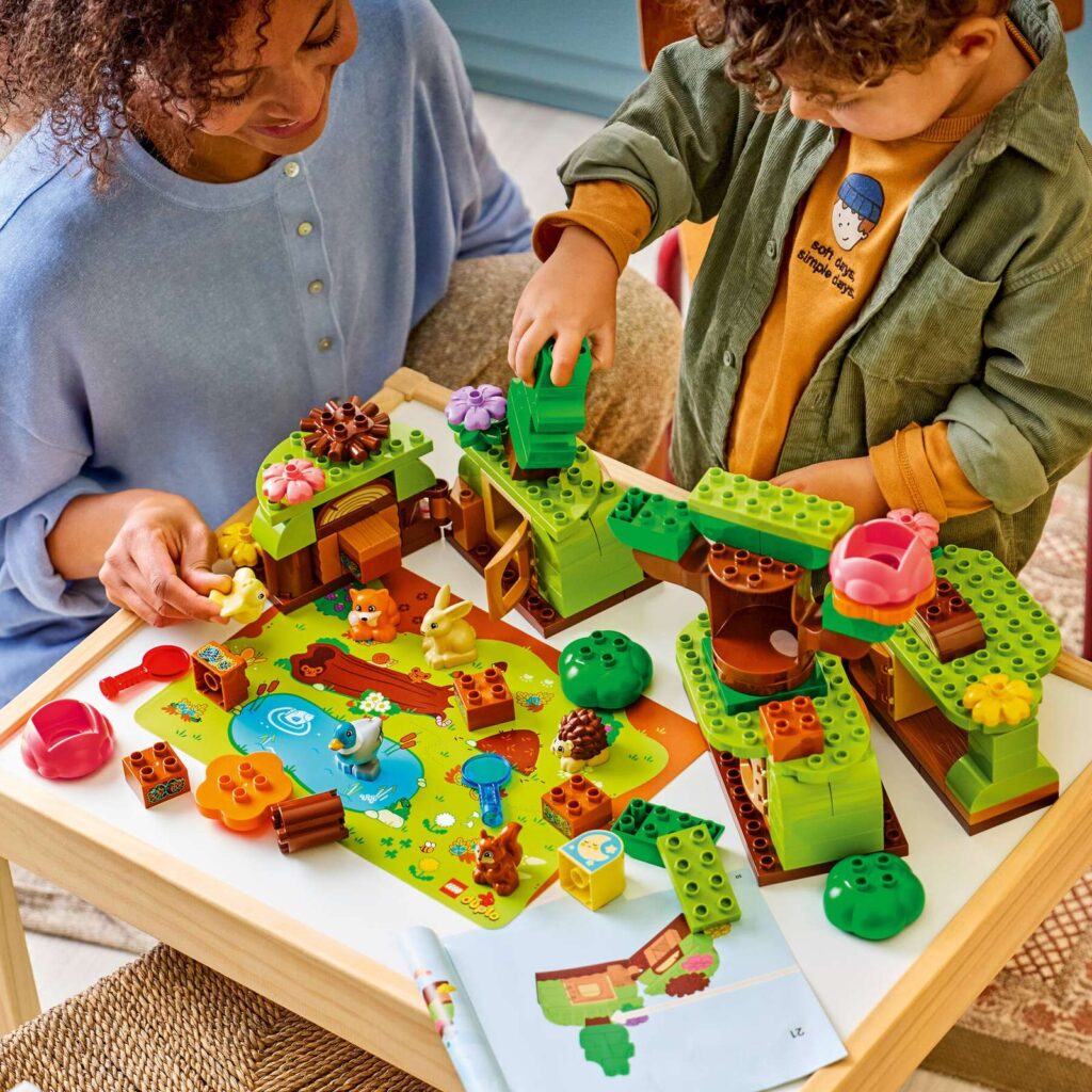 LEGO Duplo 10480 Les plný objavov s divokými zvieratkami