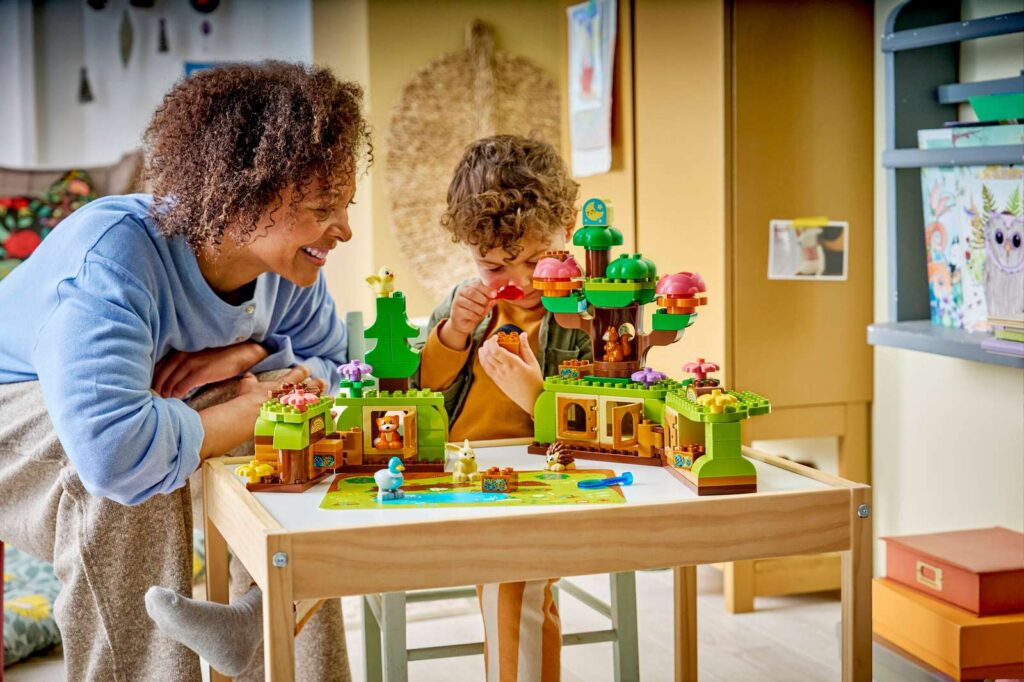 LEGO Duplo 10480 Les plný objavov s divokými zvieratkami