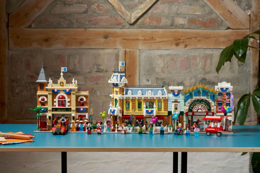 LEGO Disney 43302 Main Street, U.S.A.
