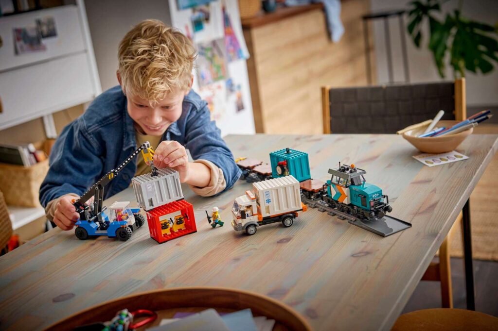 LEGO City 60509 Prístavný nákladný vlak so žeriavom a nákladiakom
