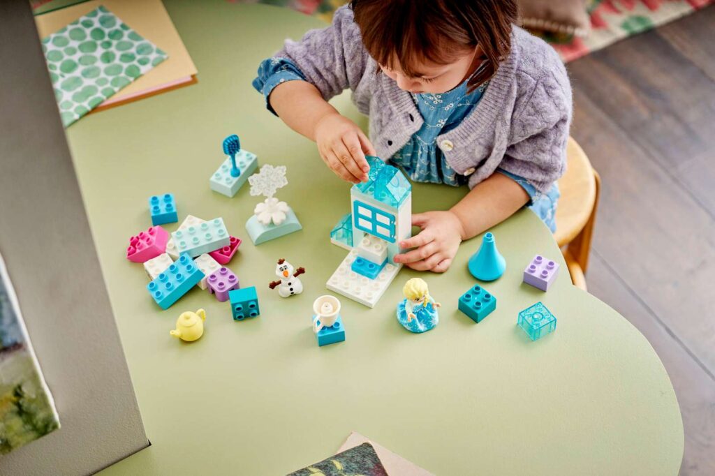 LEGO Duplo 10462 Ľadové kráľovstvo: Kreatívna krabička s Elsou a Olafom