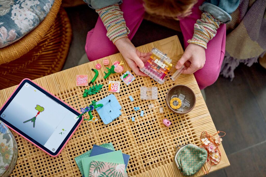 LEGO Creator 3v1 31383 Flakón na parfum zdobený kvetmi