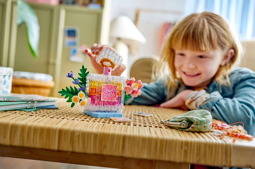 LEGO Creator 3v1 31383 Flakón na parfum zdobený kvetmi