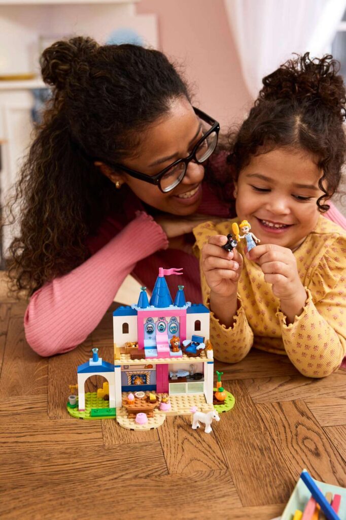 LEGO Disney 43283 Popoluškin zámok a zvieratká