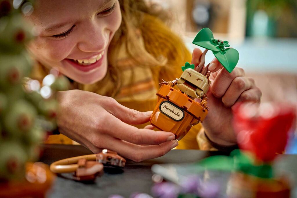 LEGO Harry Potter 76474 Rokfort: Rastliny z herbológie