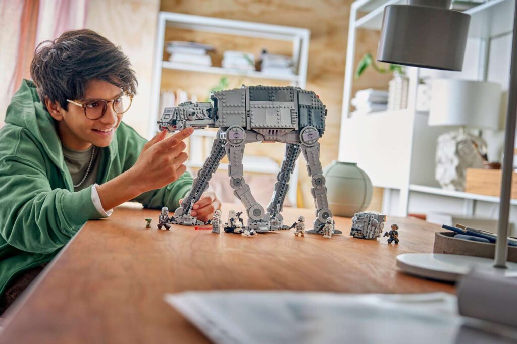 LEGO Star Wars 75454 AT-AT Imperiálneho pozostatku s INT-4