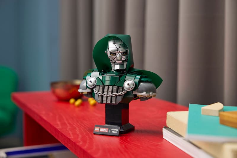 LEGO® Marvel 76345 Busta Doktora Dooma