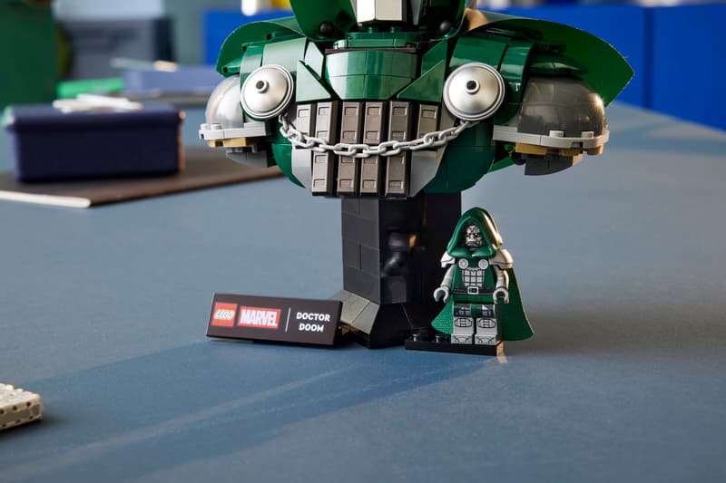 LEGO® Marvel 76345 Busta Doktora Dooma