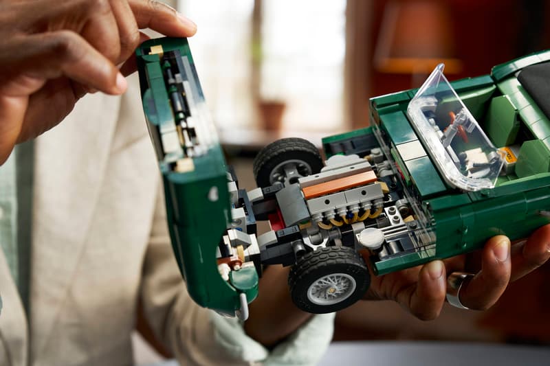 LEGO® Icons 11381 Jaguar E-Type