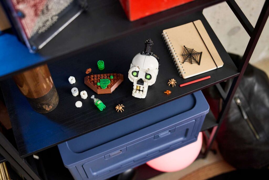 LEGO 40883 Halloweenska lebka so sviečkou