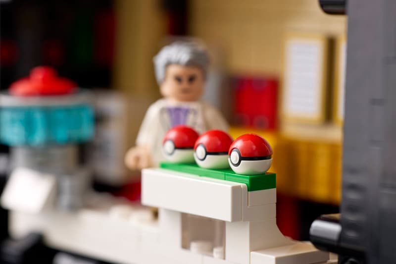 LEGO Pokémon 72154 Poké Ball s ikonickými momentmi Trénerov