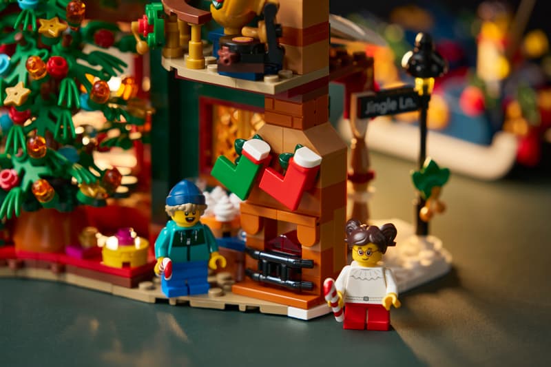 LEGO® Icons 11387 Vianočný domček