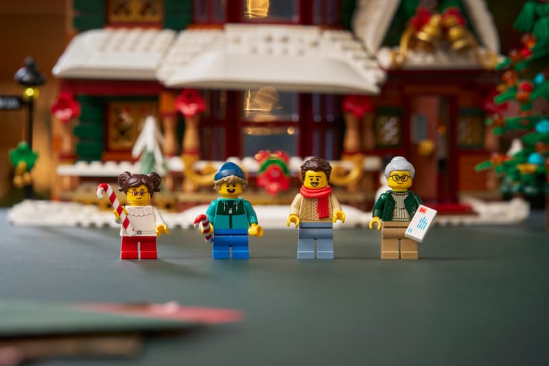 LEGO® Icons 11387 Vianočný domček