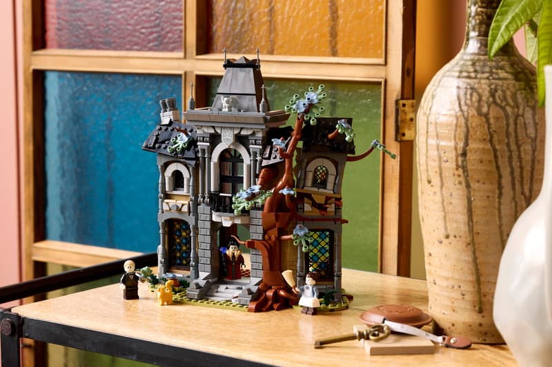 LEGO® Icons 11383 Sídlo starostky