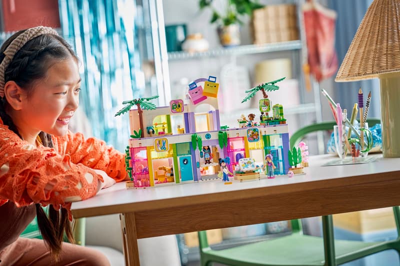 LEGO Friends 42719 Nákupné centrum v mestečku Heartlake