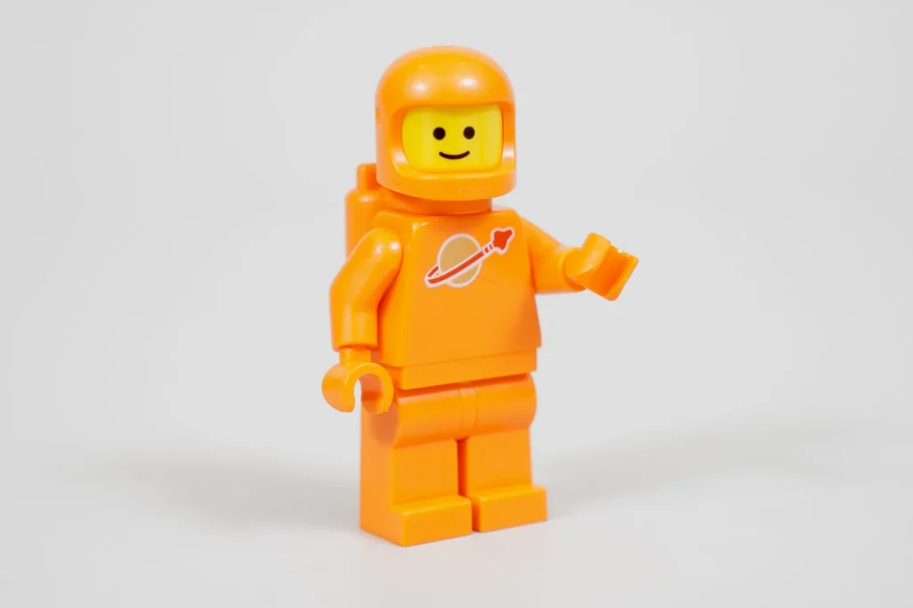 Oranžový astronaut